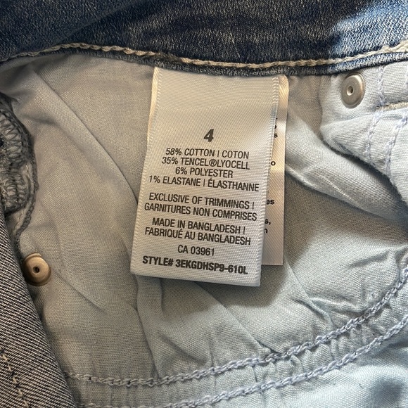 Women’s Mid Rise Jeans - Picture 8 of 9